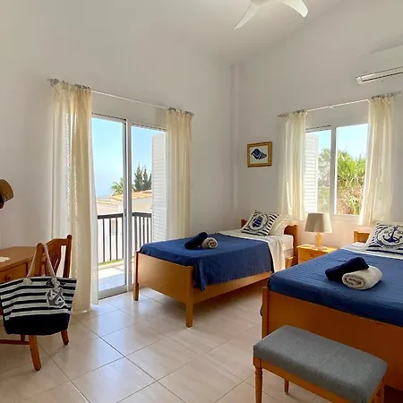 Alicia With Priv Pool, Beautiful Garden And Shady Veranda- 5 Min To The Villa Peyia