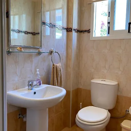 Alicia With Priv Pool, Beautiful Garden And Shady Veranda- 5 Min To The Villa
