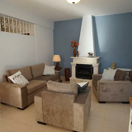 Alicia With Priv Pool, Beautiful Garden And Shady Veranda- 5 Min To The וילה