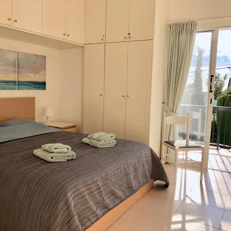 Alicia With Priv Pool, Beautiful Garden And Shady Veranda- 5 Min To The *