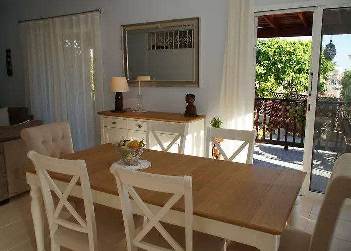 Alicia With Priv Pool, Beautiful Garden And Shady Veranda- 5 Min To The Pegeia