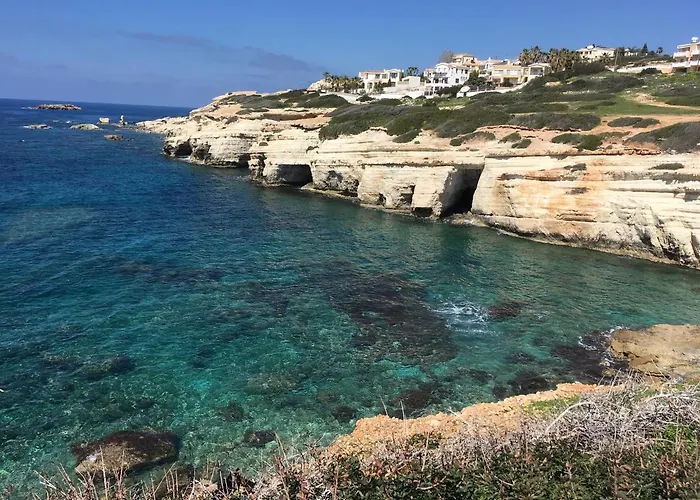 Alicia With Priv Pool, Beautiful Garden And Shady Veranda- 5 Min To The *