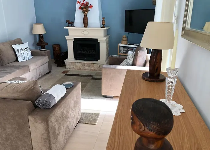 Alicia With Priv Pool, Beautiful Garden And Shady Veranda- 5 Min To The *