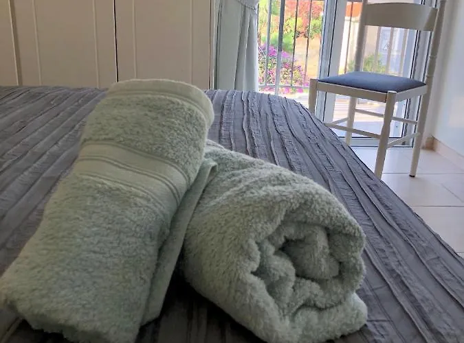 Vila Alicia With Priv Pool, Beautiful Garden And Shady Veranda- 5 Min To The