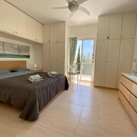 Alicia With Priv Pool, Beautiful Garden And Shady Veranda- 5 Min To The Villa Pégeia