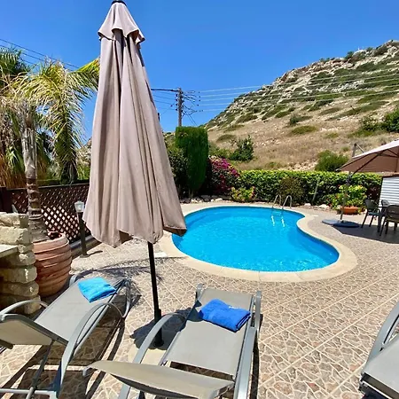 Alicia With Priv Pool, Beautiful Garden And Shady Veranda- 5 Min To The
