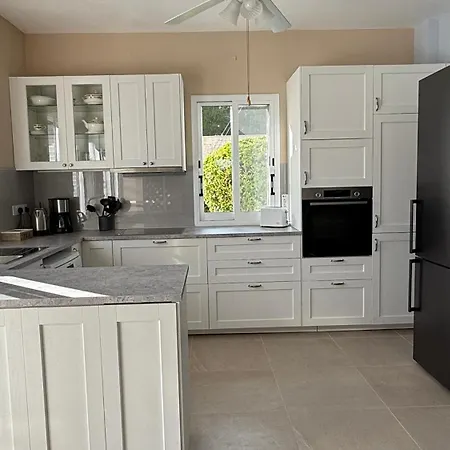 Alicia With Priv Pool, Beautiful Garden And Shady Veranda- 5 Min To The Villa *