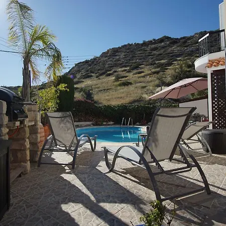 Alicia With Priv Pool, Beautiful Garden And Shady Veranda- 5 Min To The *