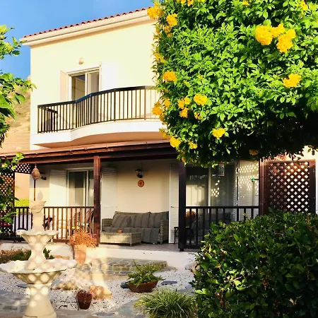 Villa Alicia With Priv Pool, Beautiful Garden And Shady Veranda- 5 Min To The Péjia