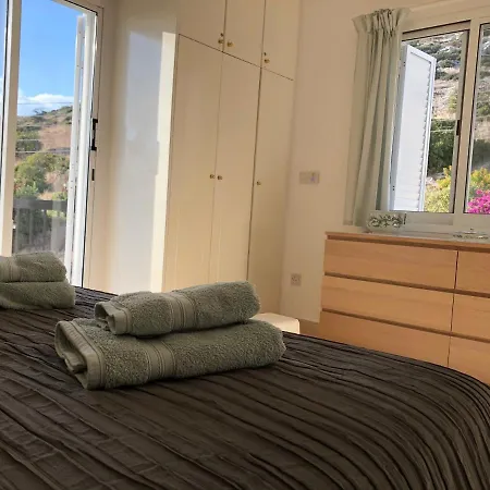 Alicia With Priv Pool, Beautiful Garden And Shady Veranda- 5 Min To The *