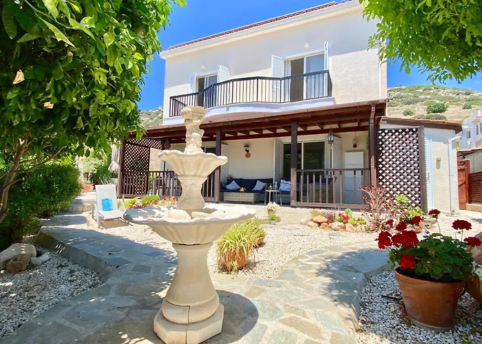 Villa Alicia With Priv Pool, Beautiful Garden And Shady Veranda- 5 Min To The *