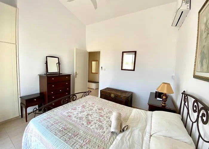 Alicia With Priv Pool, Beautiful Garden And Shady Veranda- 5 Min To The * Pegeia