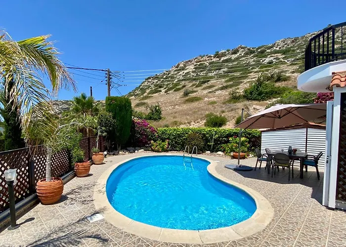 Villa Alicia With Priv Pool, Beautiful Garden And Shady Veranda- 5 Min To The Pegeia