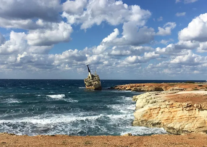 Villa Alicia With Priv Pool, Beautiful Garden And Shady Veranda- 5 Min To The