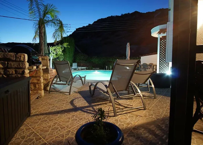 Alicia With Priv Pool, Beautiful Garden And Shady Veranda- 5 Min To The Villa Pegeia