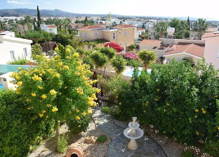 Alicia With Priv Pool, Beautiful Garden And Shady Veranda- 5 Min To The Villa